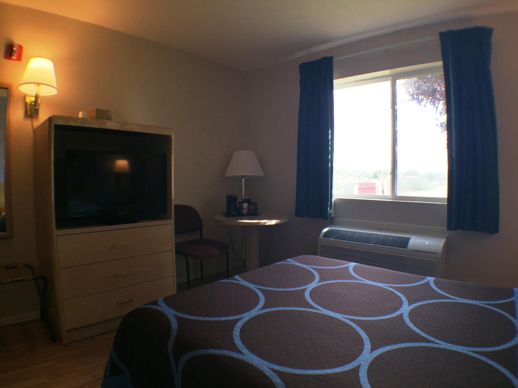 Super 8 By Wyndham Canandaigua Buitenkant foto