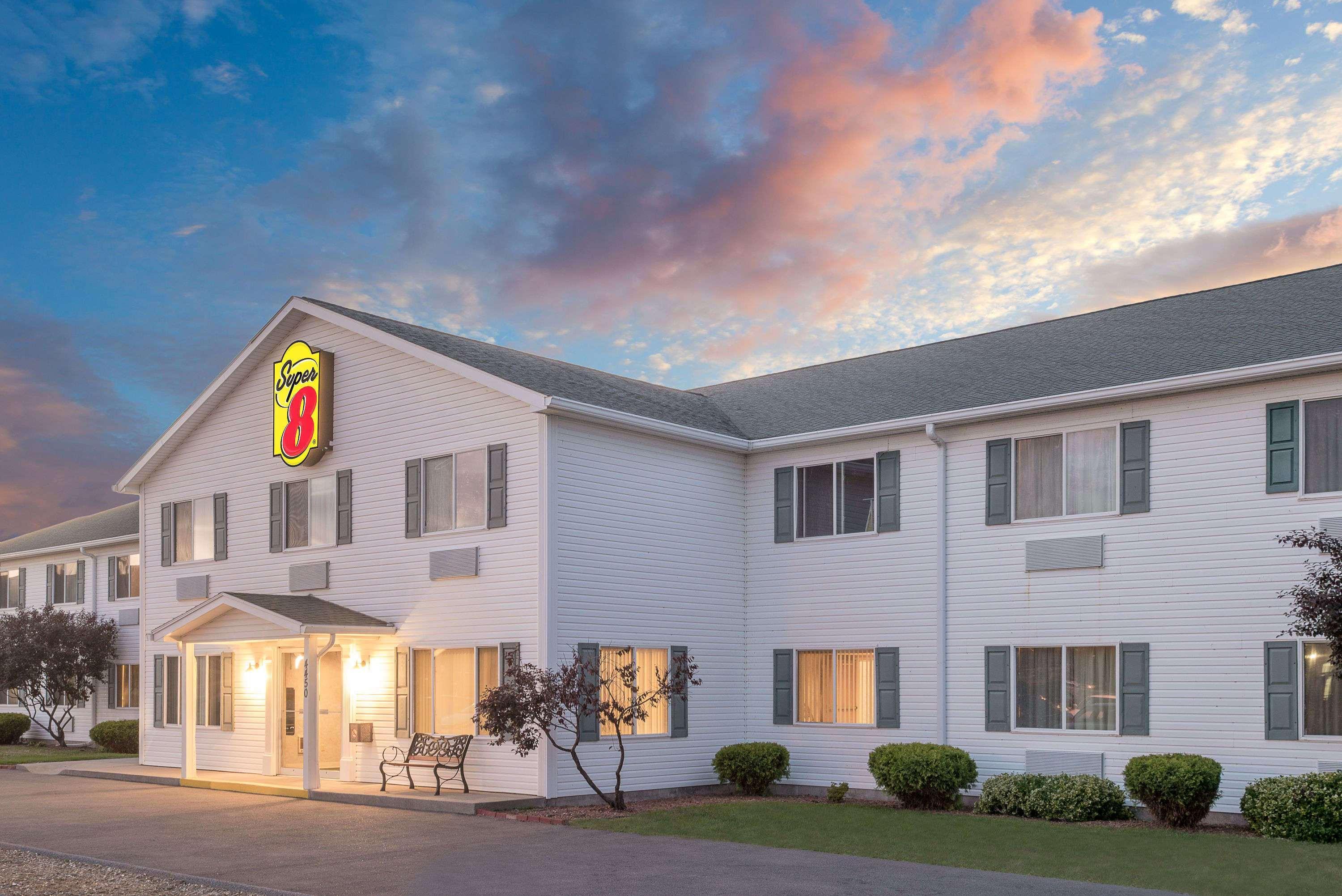 Super 8 By Wyndham Canandaigua Buitenkant foto