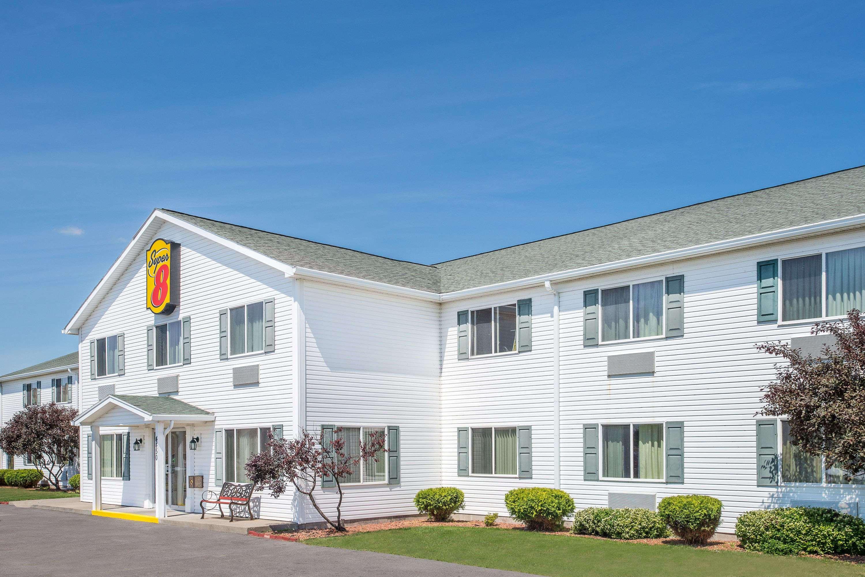 Super 8 By Wyndham Canandaigua Buitenkant foto