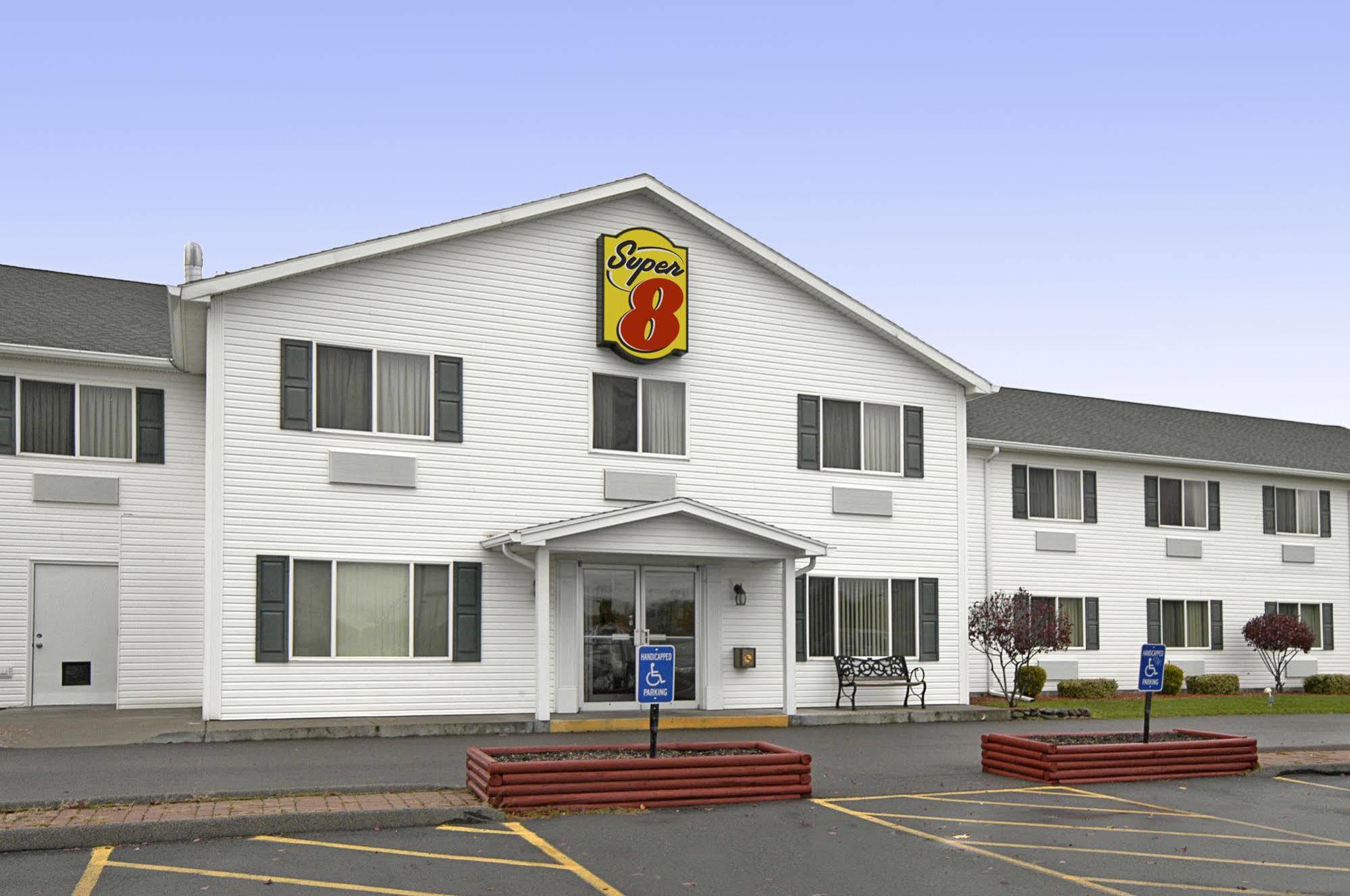 Super 8 By Wyndham Canandaigua Buitenkant foto